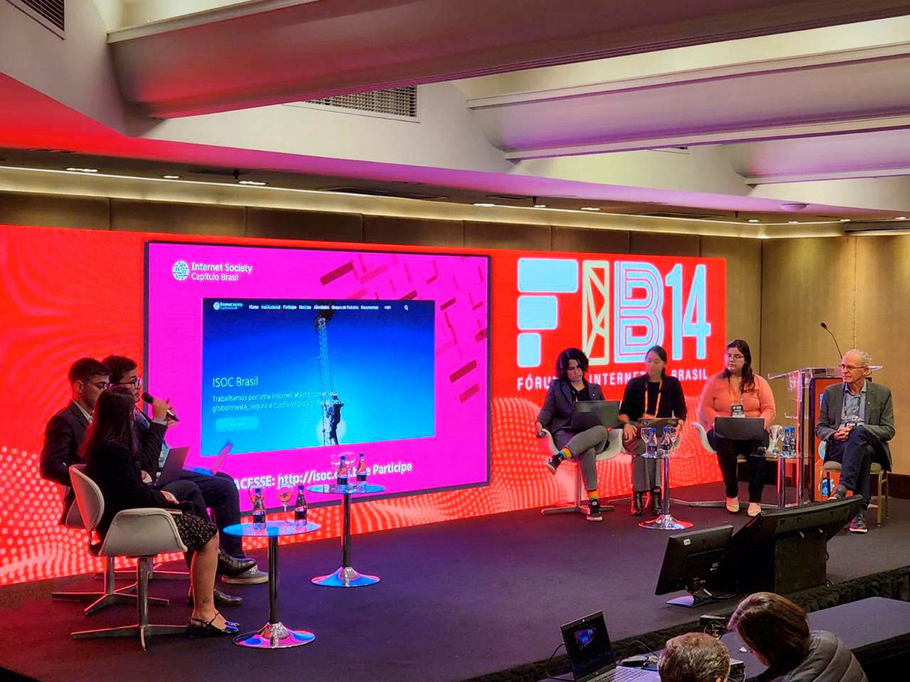 Nós moldamos o futuro da Internet.